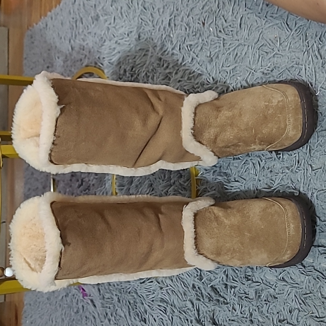 Never Worn Ugg